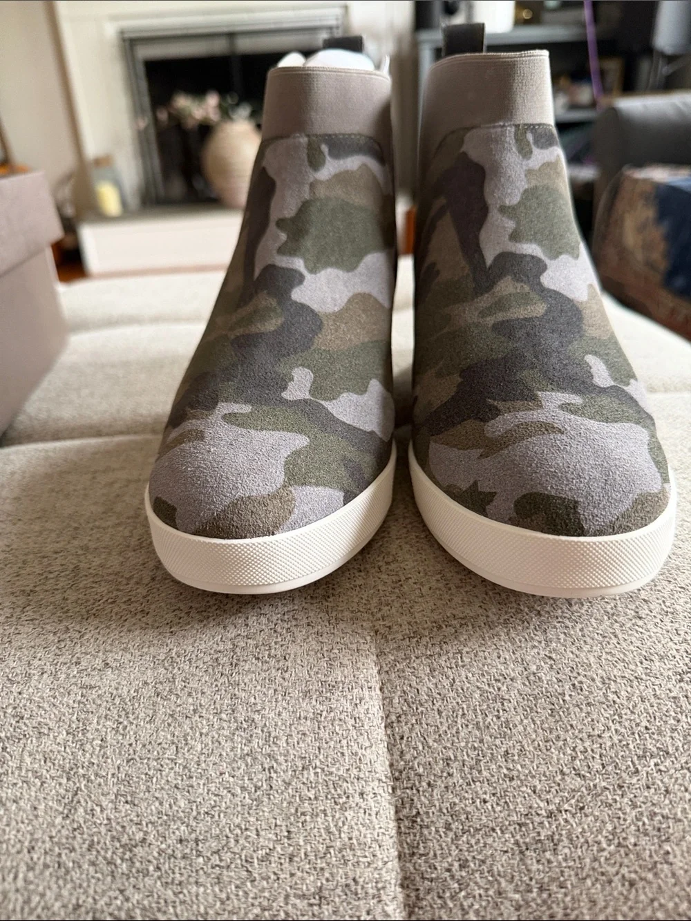 Linea Paolo Ari-L Hidden Wedge Sneaker Boot Camo Suede Slip-On 8.5 NIB
